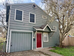 311 Guadalupe St in Lockhart, TX - Building Photo - Building Photo