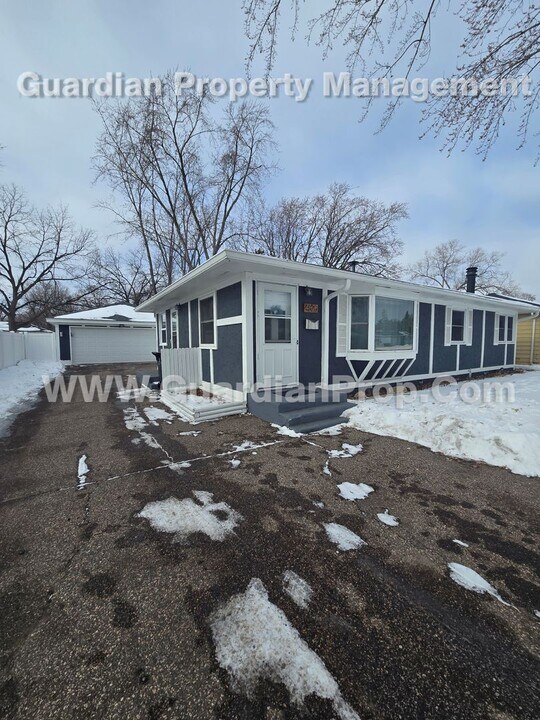 4825 Kentucky Ave N in Minneapolis, MN - Building Photo