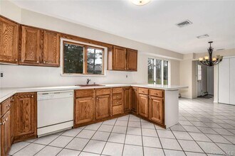 36 Bevin Rd in Northport, NY - Building Photo - Building Photo