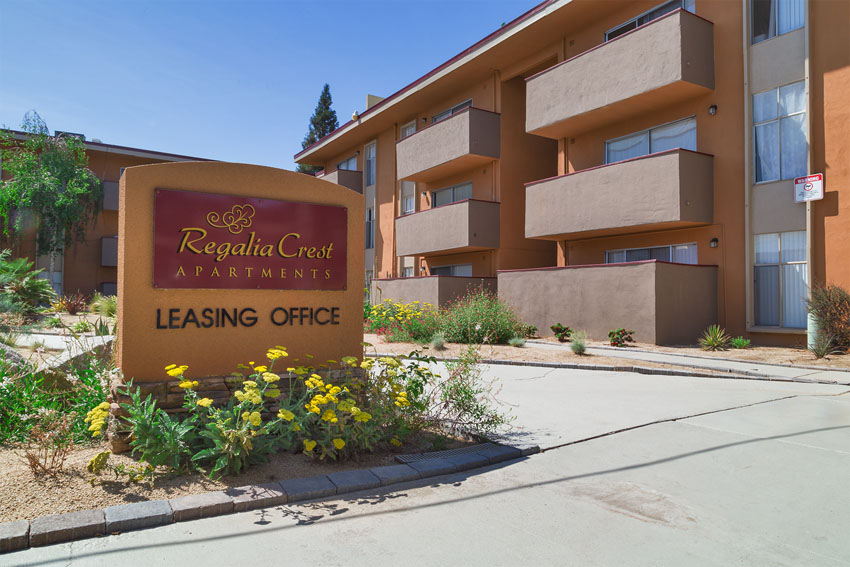 Regalia Crest Apartments in Sacramento, CA - Building Photo