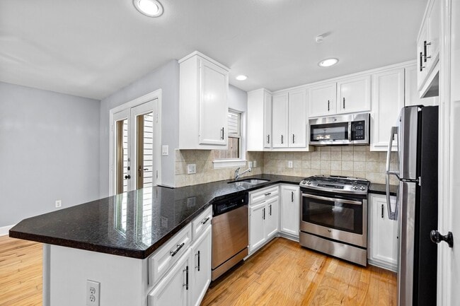 5951 S Loop E