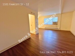 1101 Fawcett Ave in White Oak, PA - Foto de edificio - Building Photo