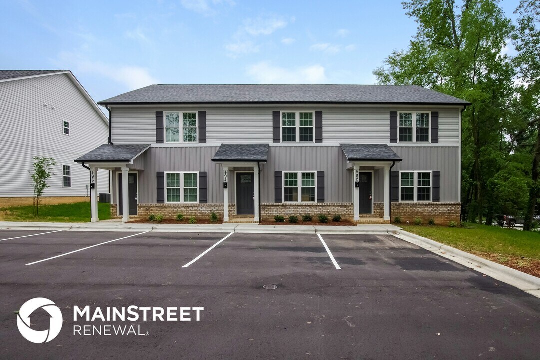 492 Rogers Lake Rd E in Kannapolis, NC - Building Photo