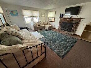 2 Reed Ave in Waterford, CT - Building Photo - Building Photo