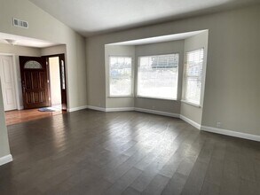 3010 Oak Pointe Dr in Lompoc, CA - Building Photo - Building Photo