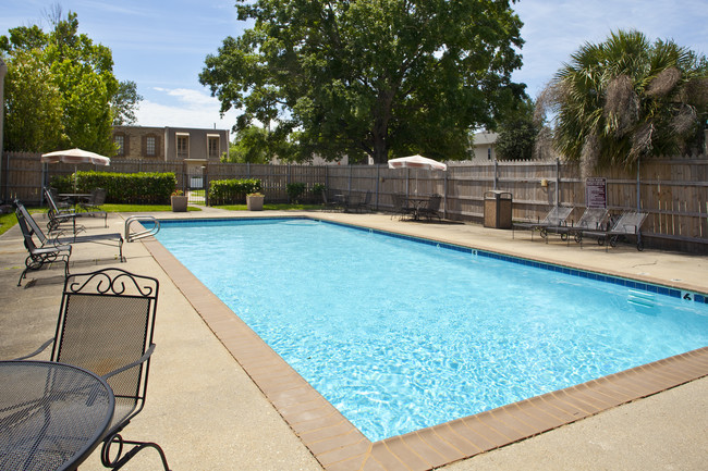 Georgetown Apartments in Metairie, LA - Building Photo - Building Photo