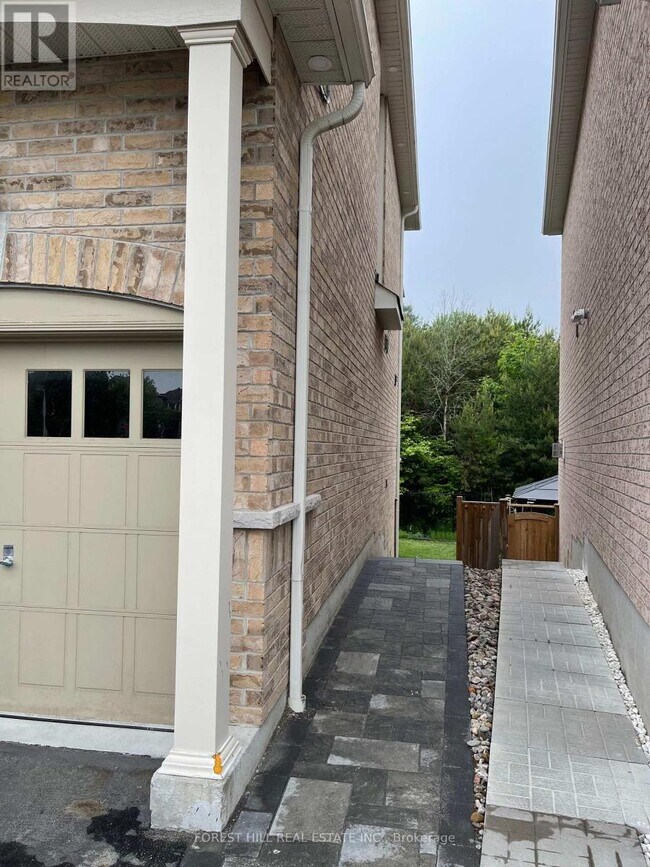 14 Aquilina Ct in Ajax, ON - Building Photo - Building Photo