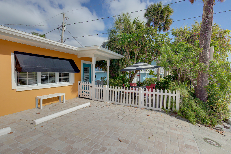 1600 Beach Trail in Indian Rocks Beach, FL - Building Photo