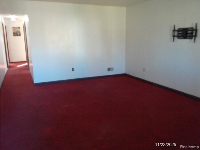 16682 Eastland St in Roseville, MI - Building Photo - Building Photo