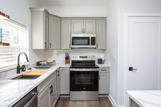 Park House Flats in Pittsburgh, PA - Building Photo - Interior Photo