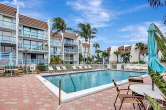 11000 S Ocean Dr, Unit 1-D in Jensen Beach, FL - Building Photo - Building Photo