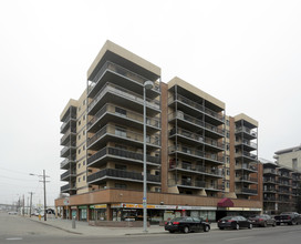 The Ravenwood in Calgary, AB - Building Photo - Building Photo