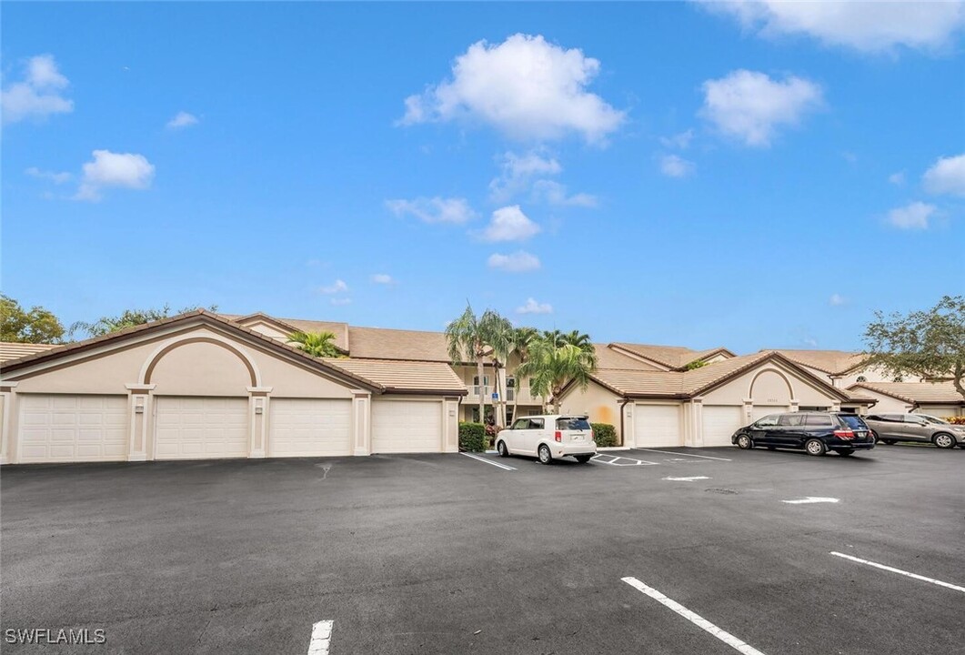 28760 Diamond Dr in Bonita Springs, FL - Foto de edificio