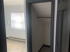 5 Leonard Ave, Unit 2 in Westfield, MA - Building Photo - Building Photo