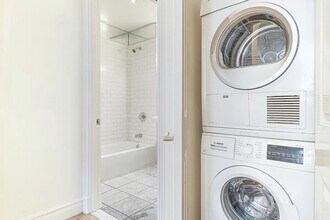 45 Orchard St, Unit 5A in New York, NY - Building Photo - Building Photo