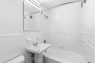 320 E 23rd St in New York, NY - Building Photo - Building Photo