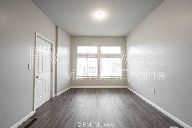 3014 W 10th St, Unit 2 in Indianapolis, IN - Foto de edificio - Building Photo