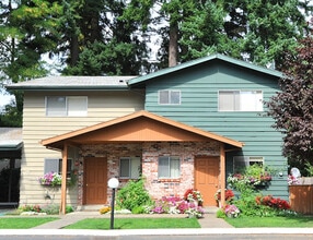 Birnam West Apartments in Beaverton, OR - Building Photo - Building Photo