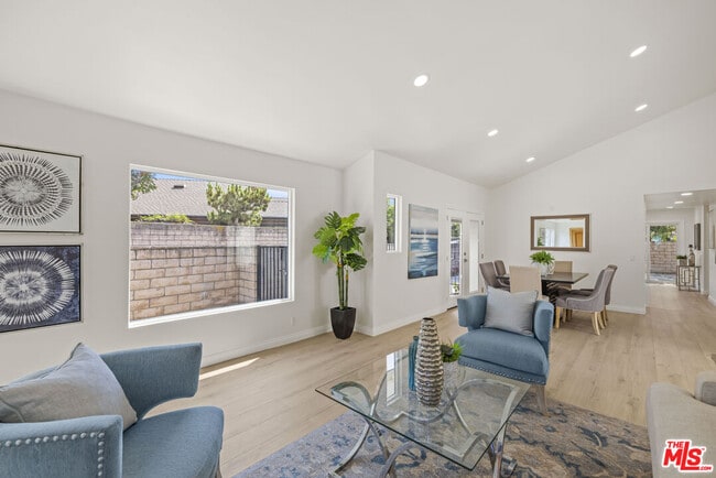 13 Pepper Ct in Inglewood, CA - Building Photo - Building Photo