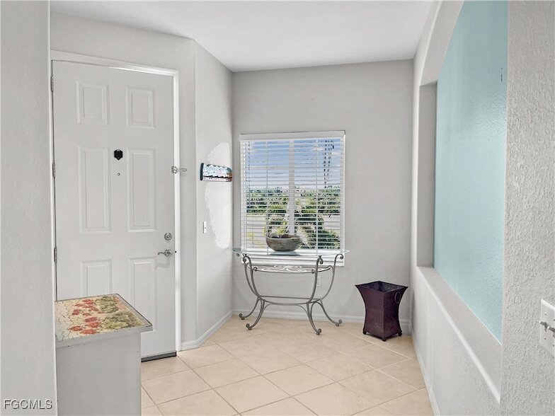 20011 Sanibel View Cir, Unit 201 in Ft. Myers, FL - Foto de edificio