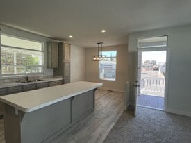 350 S Willow Ave in Rialto, CA - Building Photo