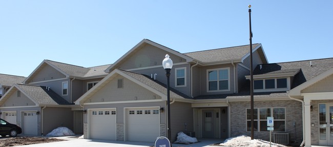 Pleasant View Townhomes in Plymouth, WI - Building Photo - Building Photo