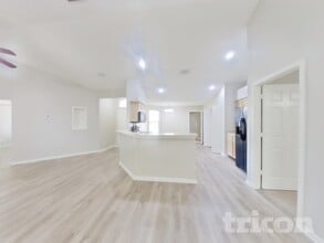 2024 Farm Way in Middleburg, FL - Foto de edificio - Building Photo