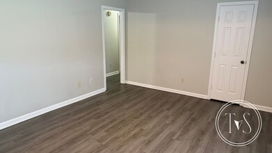 705 Charlotte Ct in Hinesville, GA - Building Photo - Building Photo