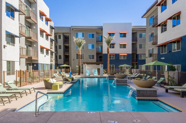 Metro 101 in Tempe, AZ - Foto de edificio - Building Photo