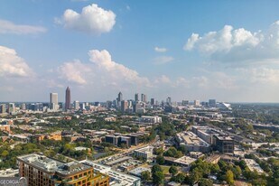 699 Vidalia Ln in Atlanta, GA - Building Photo