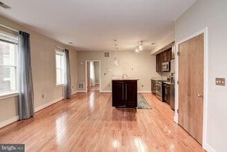 921 Butternut St NW in Washington, DC - Building Photo - Building Photo