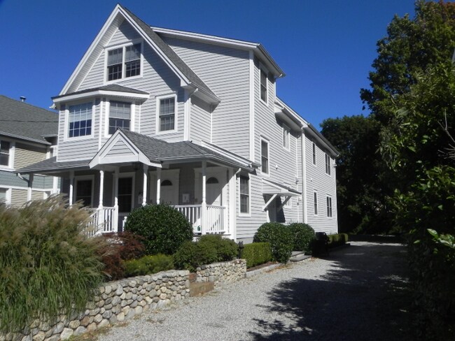 7 Hawkins Ave in Norwalk, CT - Building Photo - Building Photo