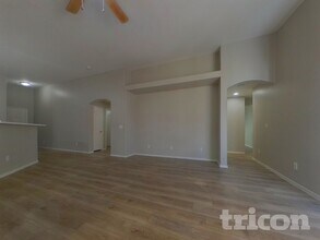 17271 W Ashley Dr in Goodyear, AZ - Foto de edificio - Building Photo