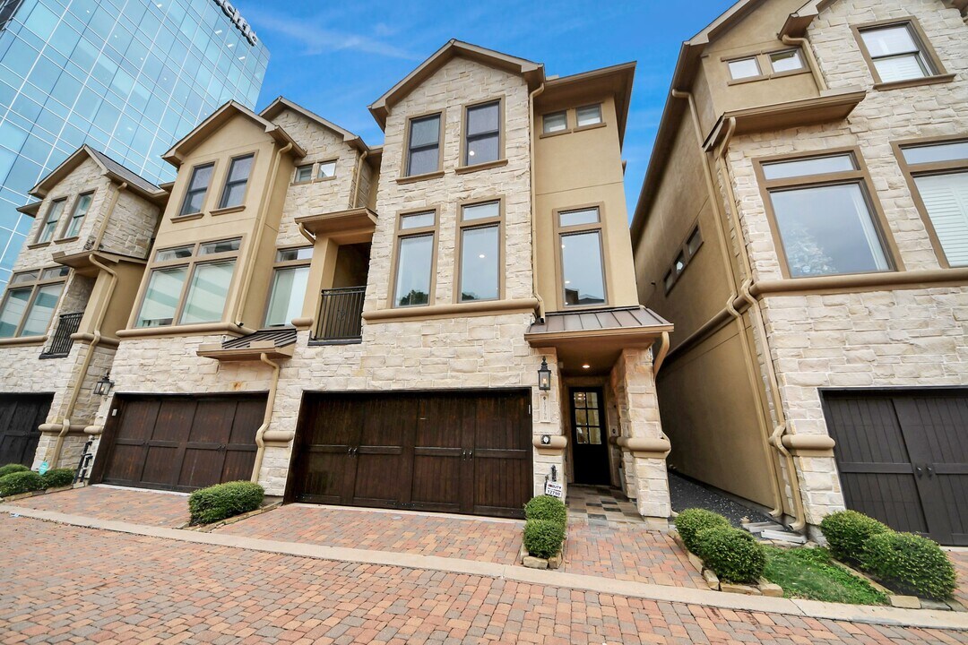 12790 Yorkstone Dr in Houston, TX - Foto de edificio