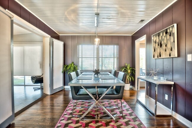 2111 Gibbs Dr in Tallahassee, FL - Building Photo - Building Photo