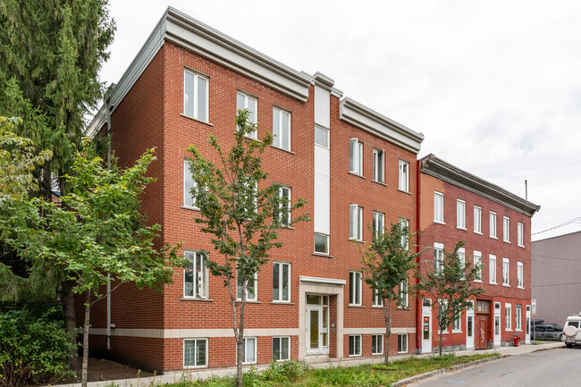 393 Du Prince-Édouard Rue in Québec, QC - Building Photo - Primary Photo