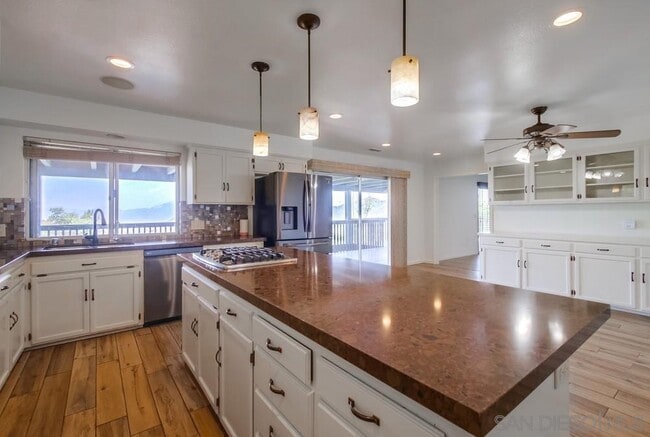 property at 145 La Cresta Heights Rd