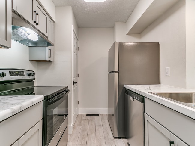 1116 Top-O-Hollow Rd in Ames, IA - Foto de edificio - Building Photo