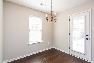 9435 Darren Cir S in Cordova, TN - Foto de edificio - Building Photo