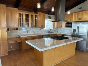 1879 N Jantzen Ave in Portland, OR - Foto de edificio - Building Photo