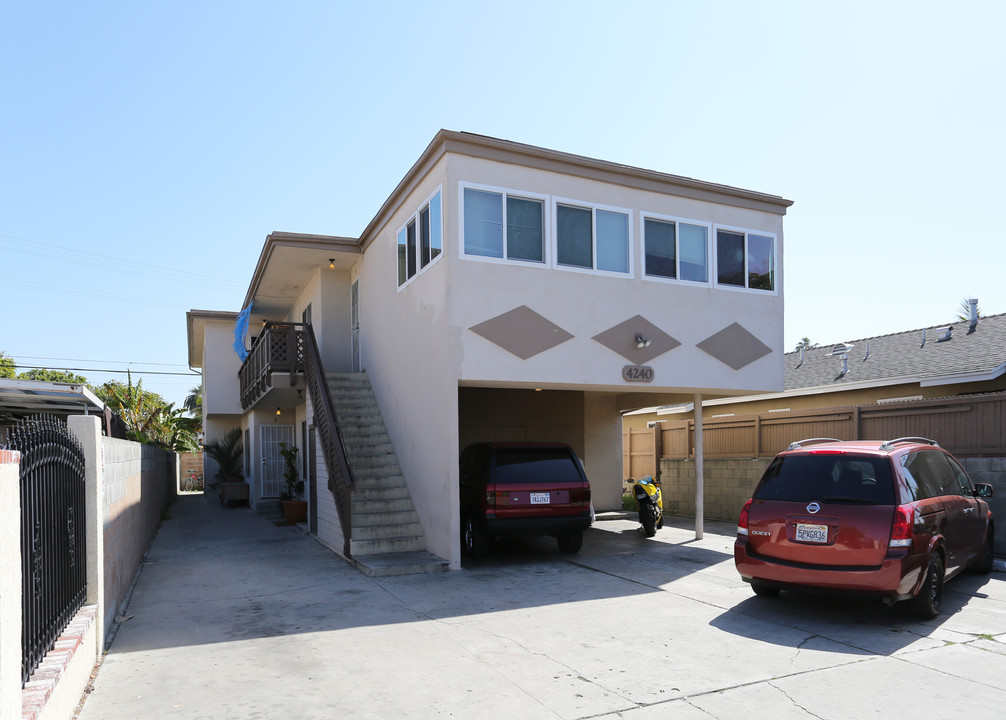 4240 S Centinela Ave in Los Angeles, CA - Building Photo