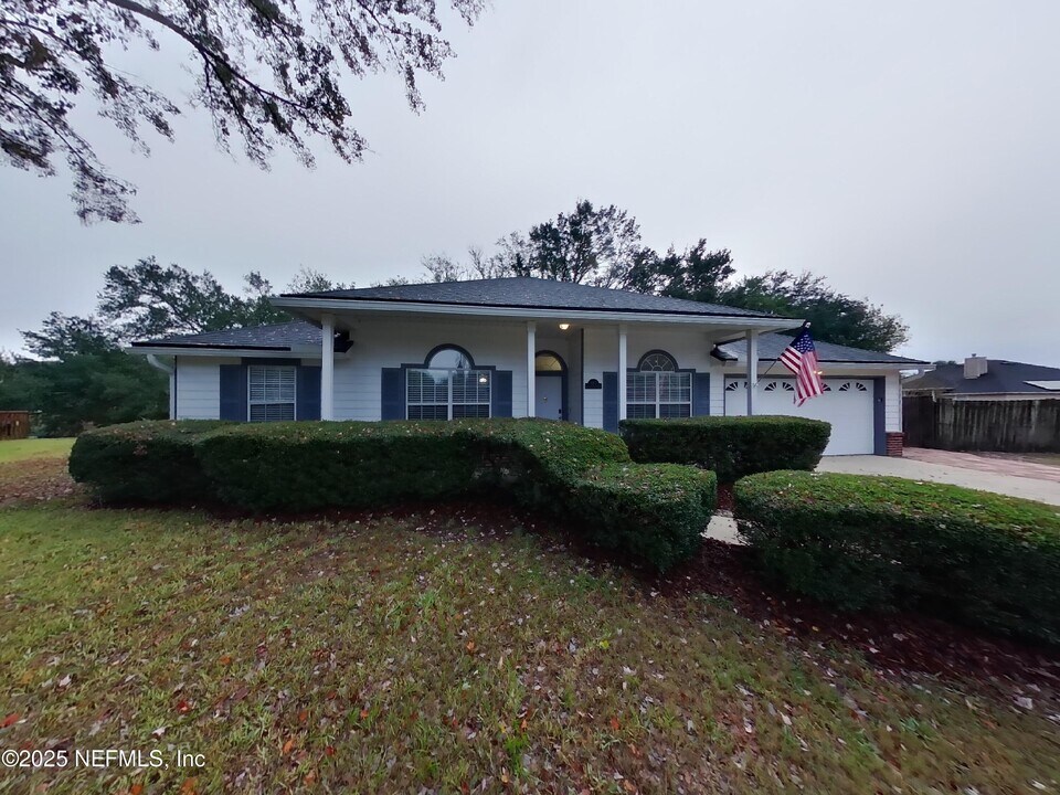 477 Federal Hill Rd in Orange Park, FL - Building Photo
