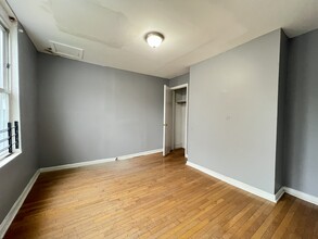 85 Oak St, Unit 1 in Jersey City, NJ - Building Photo - Building Photo