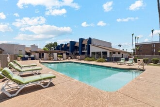 Sorrento Apartments in Mesa, AZ - Foto de edificio - Building Photo