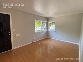 8053 SE Mill St in Portland, OR - Building Photo - Building Photo