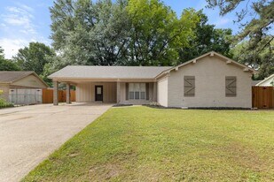 908 N Roselawn Dr in West Memphis, AR - Building Photo