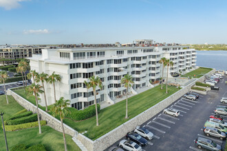 Carlyle House in Palm Beach, FL - Foto de edificio - Building Photo