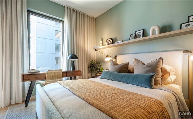 243 W 28th St in New York, NY - Building Photo - Building Photo