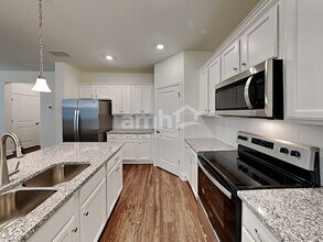 732 Callan Ct in Holly Springs, GA - Building Photo - Building Photo