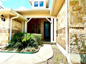 512 Brown Juniper Way in Round Rock, TX - Building Photo - Building Photo